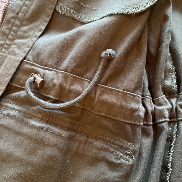 LL BEAN Jacket - Picture 8 of 9